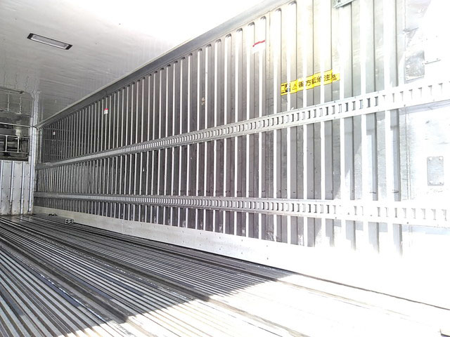 いすゞギガ冷凍車（冷蔵車）大型（10t）[写真13]