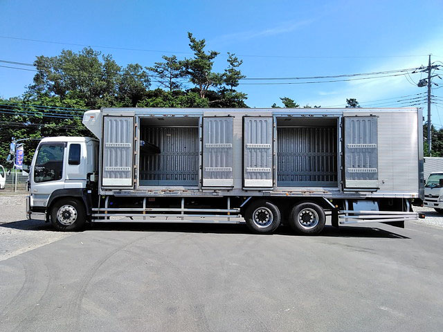 いすゞギガ冷凍車（冷蔵車）大型（10t）[写真04]