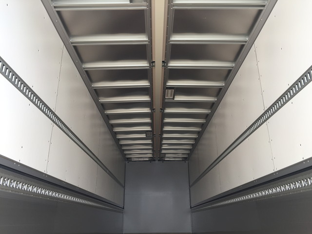 UDトラックスクオンアルミウイング大型（10t）[写真18]