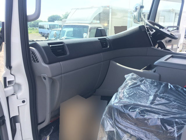 UDトラックスクオンアルミウイング大型（10t）[写真30]