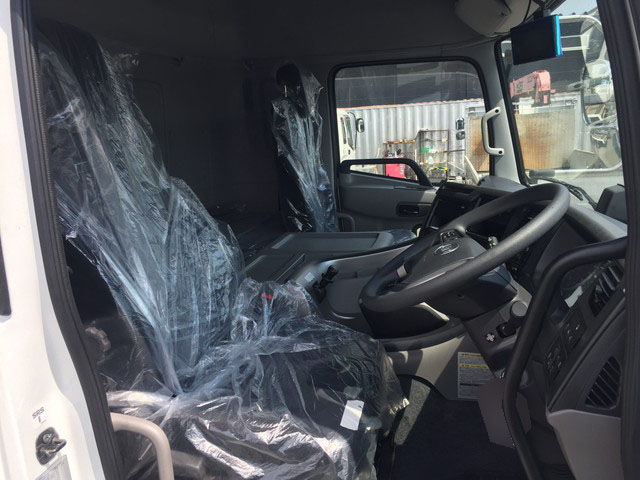 UDトラックスクオンアルミウイング大型（10t）[写真33]