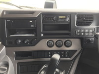 UDトラックスクオンアルミウイング大型（10t）[写真36]