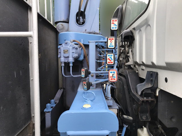 いすゞフォワードクレーン4段増トン（6t・8t）[写真09]