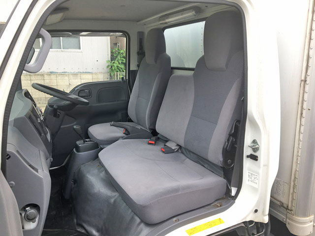 いすゞエルフパネルバン小型（2t・3t）[写真32]