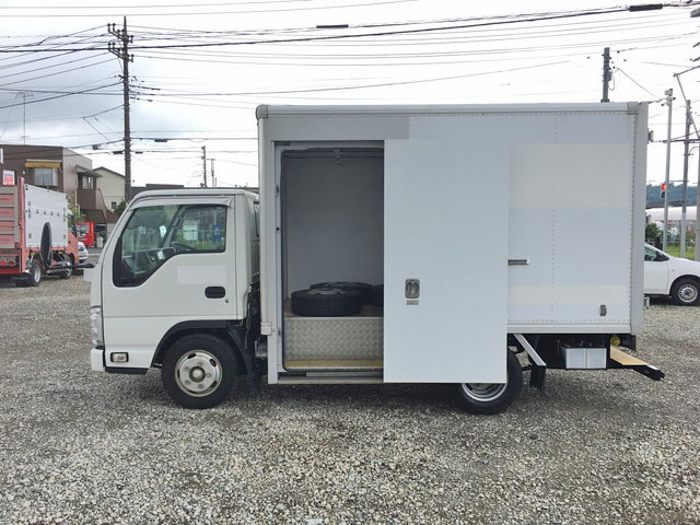 いすゞエルフパネルバン小型（2t・3t）[写真06]