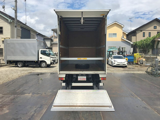 日野デュトロパネルバン小型（2t・3t）[写真10]