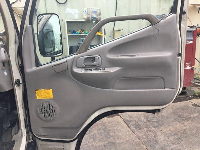 日野デュトロパネルバン小型（2t・3t）[写真27]