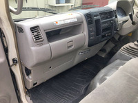 日野デュトロパネルバン小型（2t・3t）[写真31]