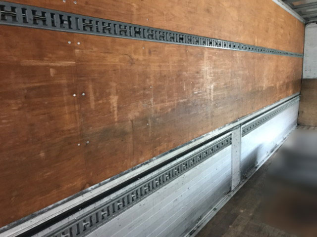 三菱ふそうスーパーグレートアルミウイング大型（10t）[写真10]