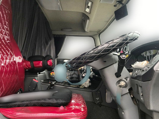 三菱ふそうスーパーグレートアルミウイング大型（10t）[写真26]