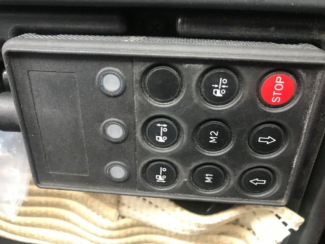 三菱ふそうスーパーグレートアルミウイング大型（10t）[写真31]