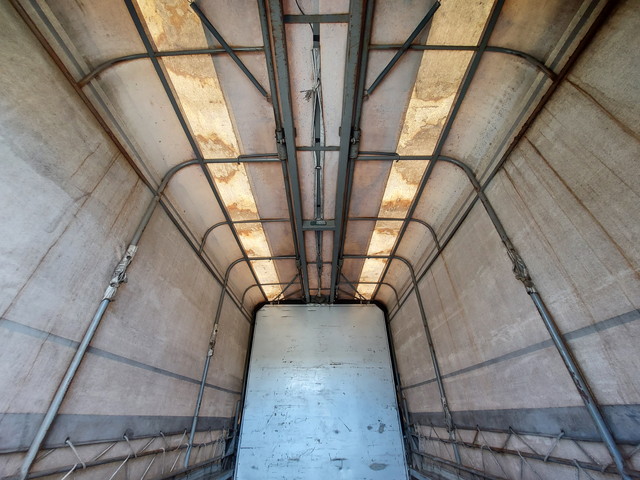 日野デュトロ幌ウイング小型（2t・3t）[写真12]