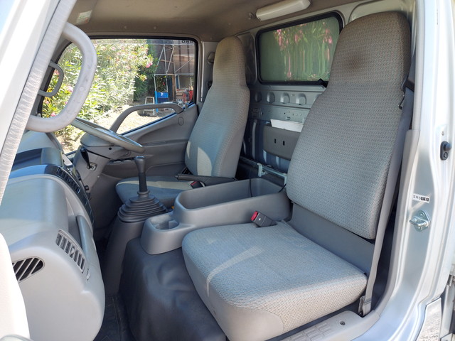 日野デュトロ幌ウイング小型（2t・3t）[写真31]