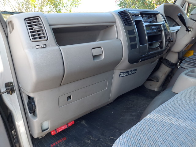 日野デュトロ幌ウイング小型（2t・3t）[写真32]