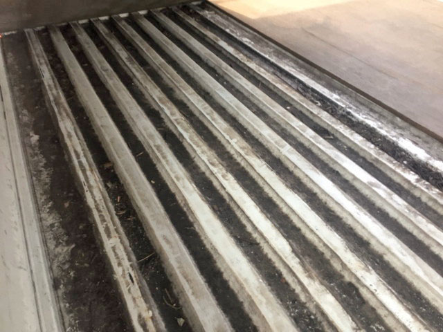 日産バネット平ボディ小型（2t・3t）[写真06]