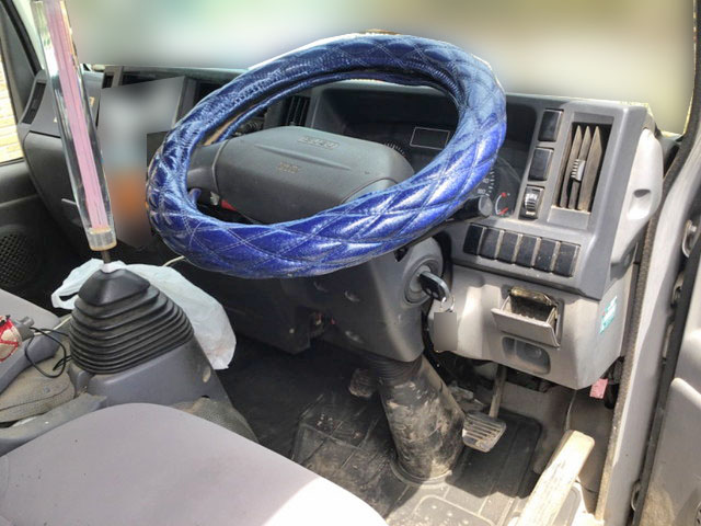 いすゞエルフダブルキャブ（Wキャブ）小型（2t・3t）[写真07]