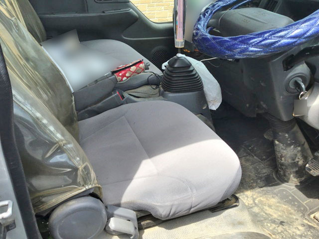 いすゞエルフダブルキャブ（Wキャブ）小型（2t・3t）[写真08]