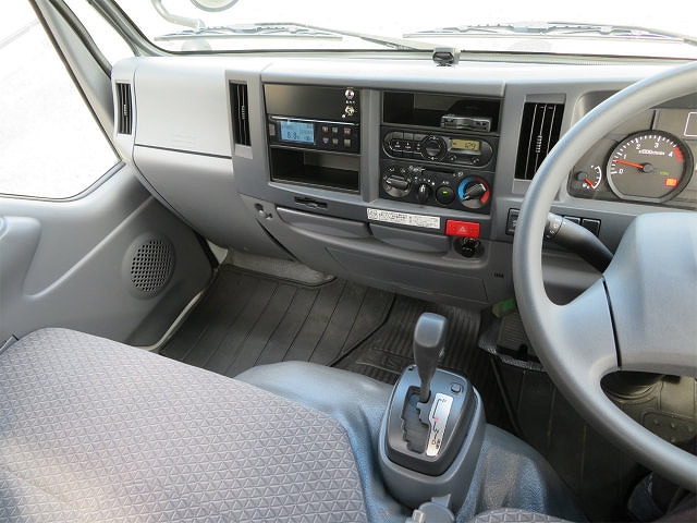 いすゞエルフ冷凍車（冷蔵車）小型（2t・3t）[写真13]