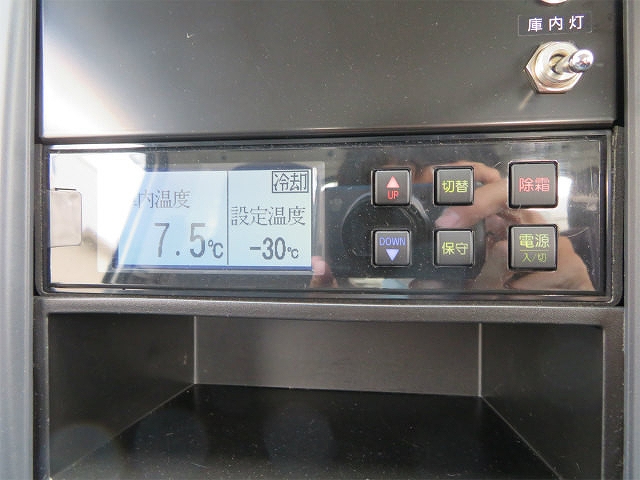 いすゞエルフ冷凍車（冷蔵車）小型（2t・3t）[写真14]