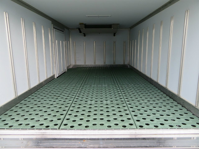 いすゞエルフ冷凍車（冷蔵車）小型（2t・3t）[写真18]