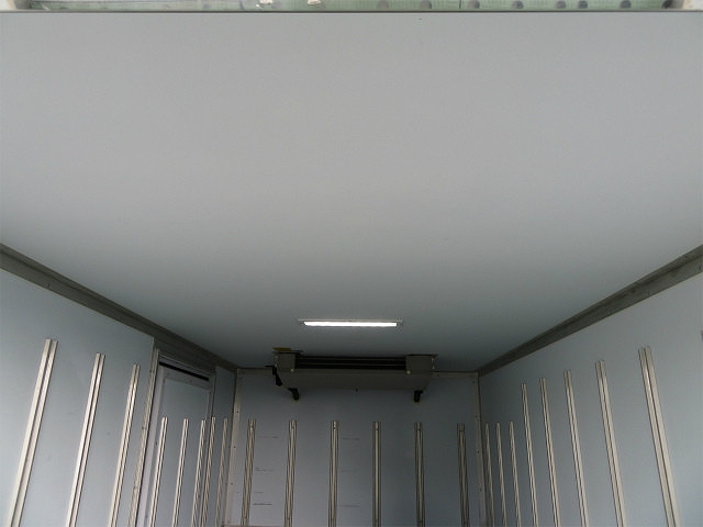 いすゞエルフ冷凍車（冷蔵車）小型（2t・3t）[写真20]