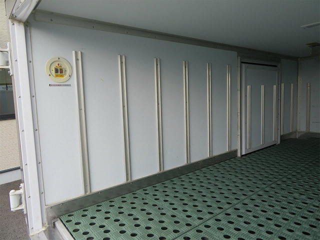 いすゞエルフ冷凍車（冷蔵車）小型（2t・3t）[写真21]