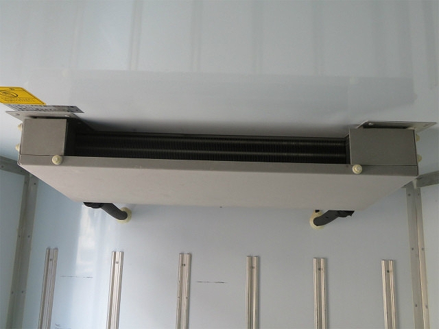 いすゞエルフ冷凍車（冷蔵車）小型（2t・3t）[写真23]