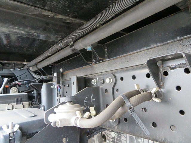 いすゞエルフ冷凍車（冷蔵車）小型（2t・3t）[写真39]