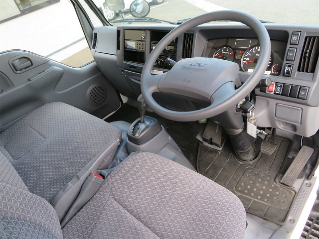 いすゞエルフ冷凍車（冷蔵車）小型（2t・3t）[写真09]