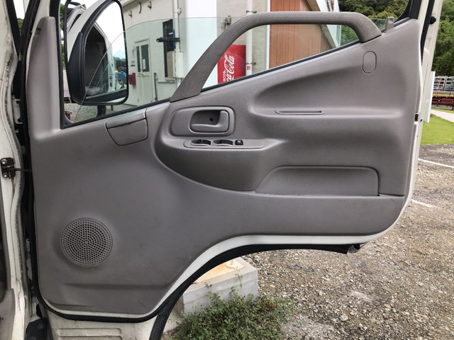 日野デュトロ平ボディ小型（2t・3t）[写真26]