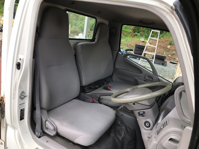 日野デュトロ平ボディ小型（2t・3t）[写真28]