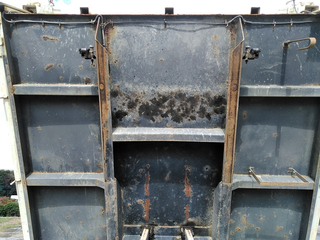 いすゞフォワードダンプ中型（4t）[写真15]