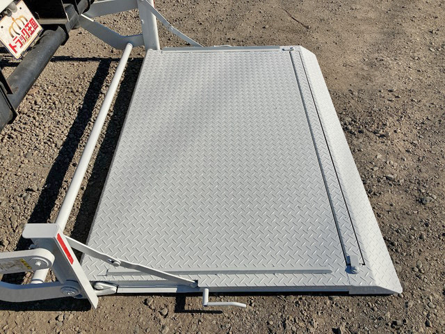 三菱ふそうキャンター平ボディ小型（2t・3t）[写真13]