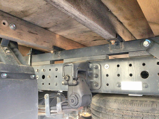 三菱ふそうキャンター平ボディ小型（2t・3t）[写真23]