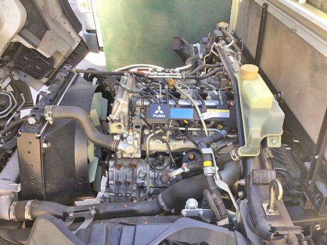 三菱ふそうキャンター平ボディ小型（2t・3t）[写真28]