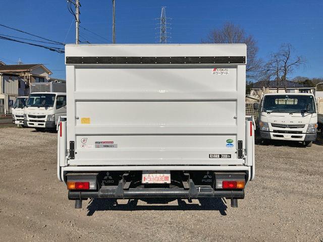 三菱ふそうキャンター平ボディ小型（2t・3t）[写真06]