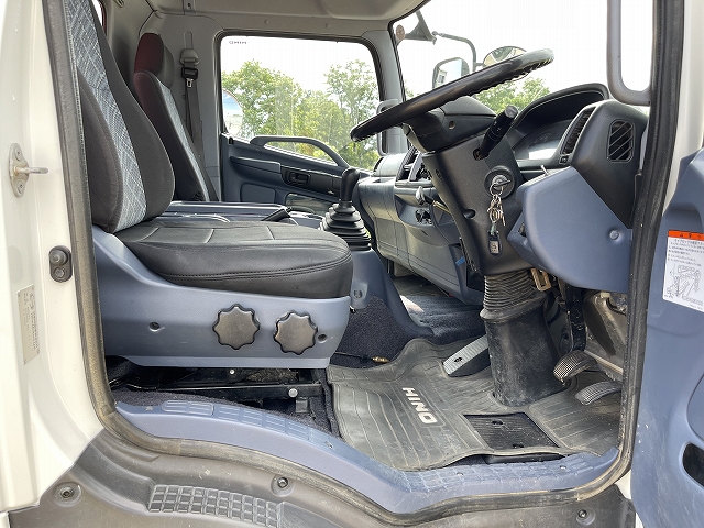 日野レンジャーセルフクレーン3段増トン（6t・8t）[写真31]