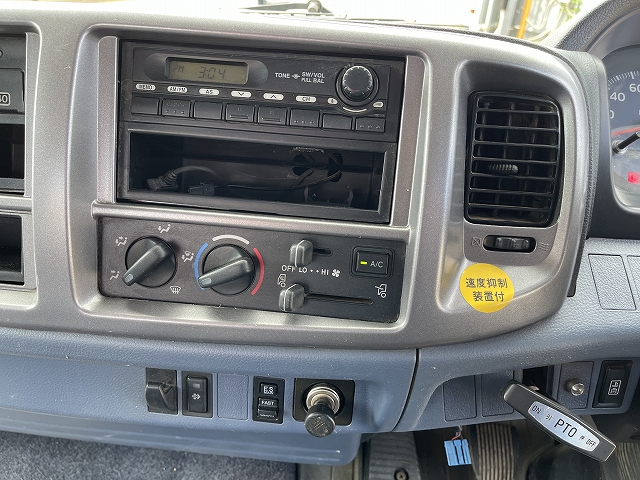 日野レンジャーセルフクレーン3段増トン（6t・8t）[写真35]