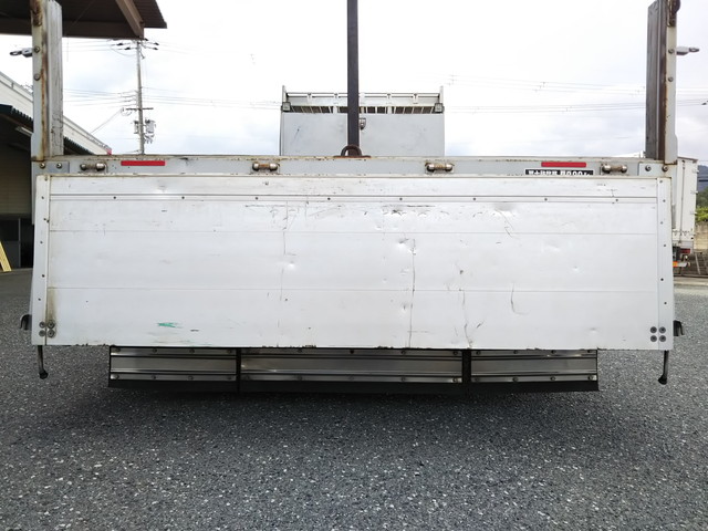 いすゞフォワードアルミブロック増トン（6t・8t）[写真13]