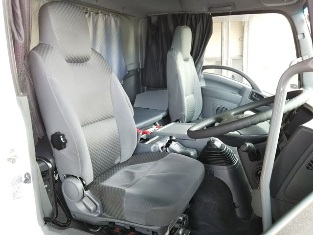 いすゞフォワードアルミブロック増トン（6t・8t）[写真31]