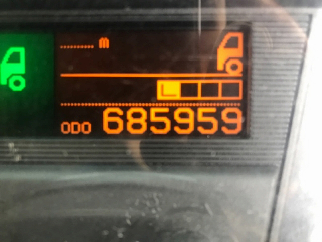 UDトラックスクオントレーラーヘッド（トラクターヘッド）大型（10t）[写真10]