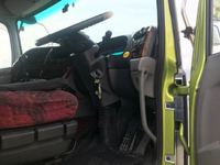 UDトラックスクオントレーラーヘッド（トラクターヘッド）大型（10t）[写真18]