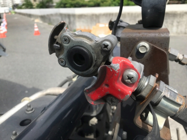 UDトラックスクオントレーラーヘッド（トラクターヘッド）大型（10t）[写真27]