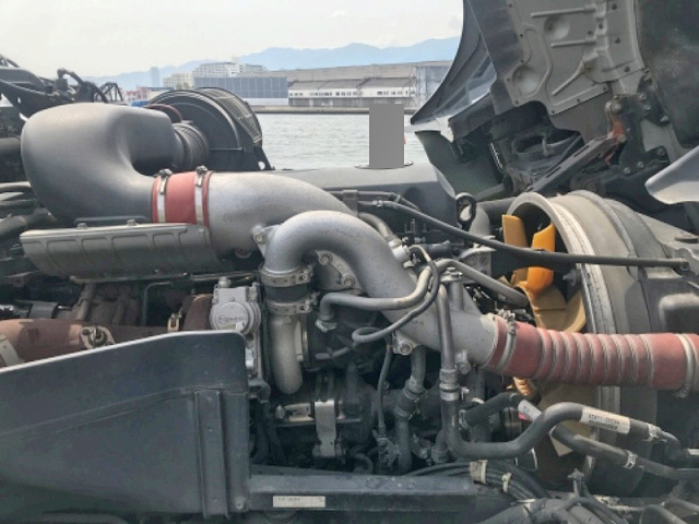 UDトラックスクオントレーラーヘッド（トラクターヘッド）大型（10t）[写真30]