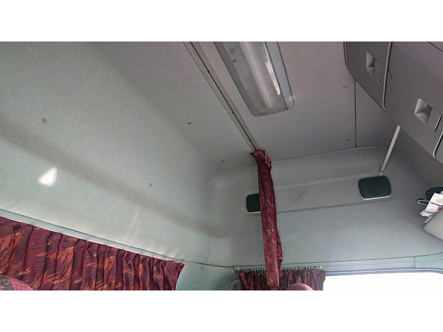 UDトラックスクオントレーラーヘッド（トラクターヘッド）大型（10t）[写真07]