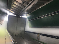 三菱ふそうスーパーグレートアルミウイング大型（10t）[写真10]