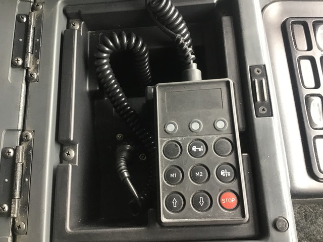 三菱ふそうスーパーグレートアルミウイング大型（10t）[写真28]