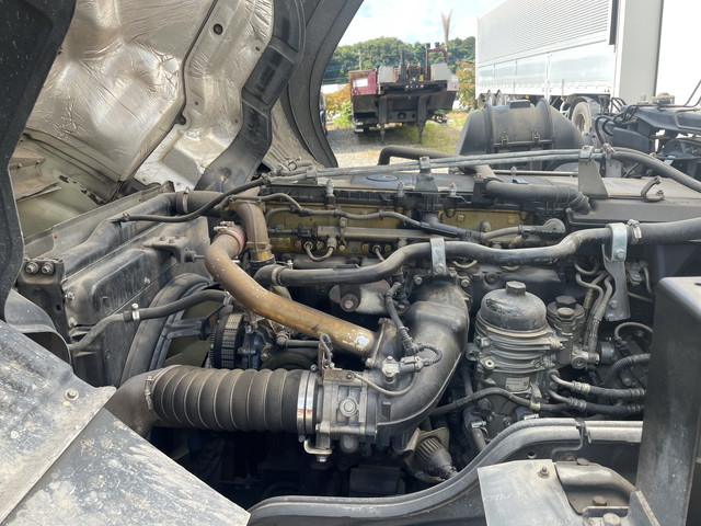 三菱ふそうスーパーグレートアルミウイング大型（10t）[写真23]