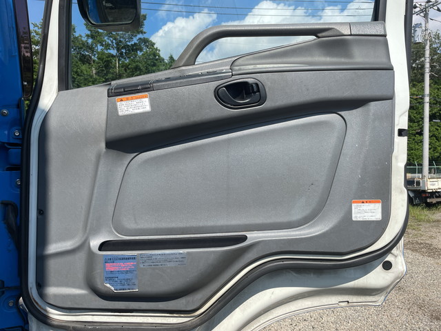 三菱ふそうスーパーグレートアルミウイング大型（10t）[写真27]