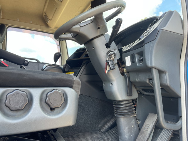 三菱ふそうスーパーグレートアルミウイング大型（10t）[写真29]